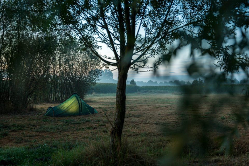 Bivakzone Kleit nabij het drongengoedbos, landschapspark drongengoed, Kleit. Legaal kamperen in België, legaal kamperen in Oost-Vlaanderen, West-Vlaamse landschapsfotograaf Glenn Vanderbeke